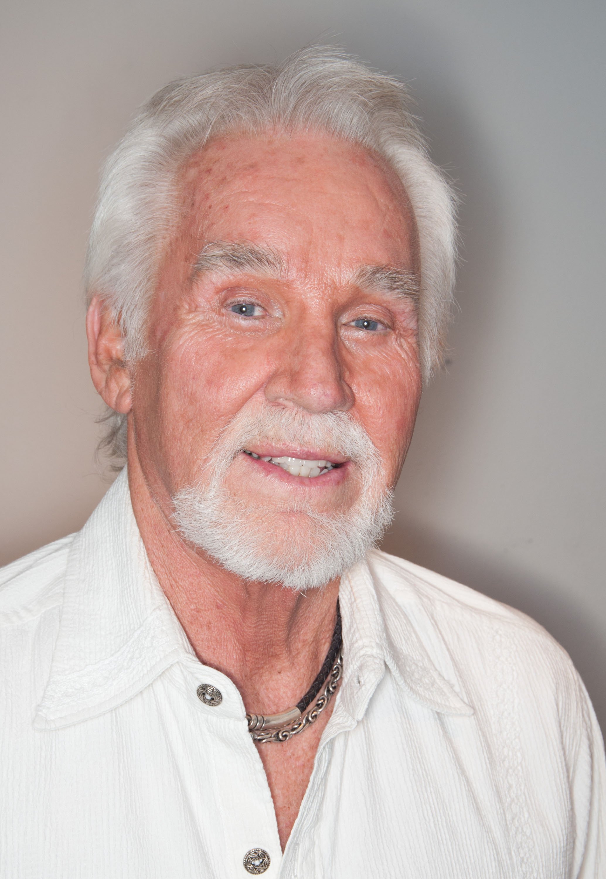 Kenny Rogers posing backstage at Route 66 Casino's Legends Theater on October 16, 2010 in Albuquerque, New Mexico. / Source: Getty Images