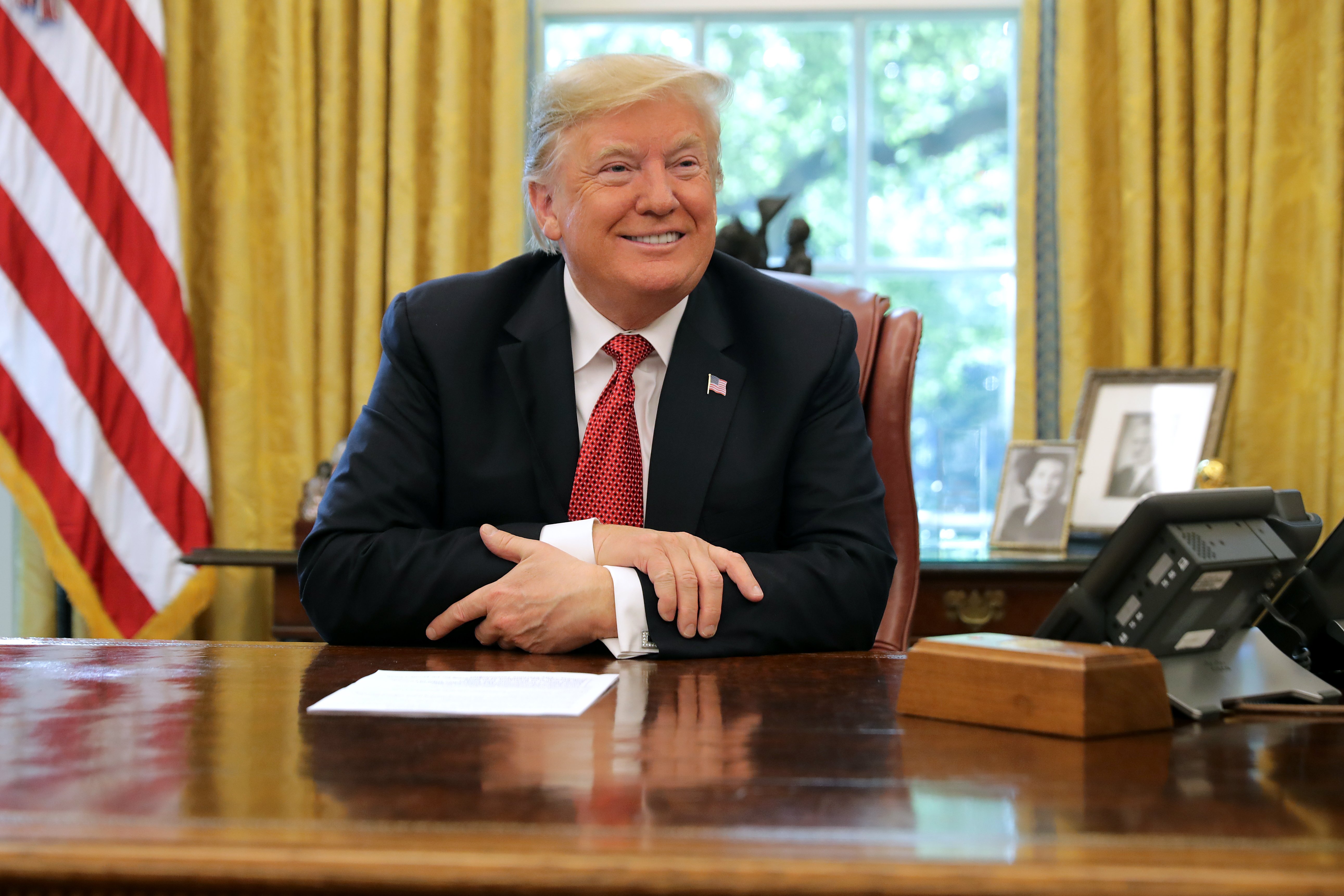  Donald Trump in the Oval Office at the White House October 17, 2018 | Photo: GettyImages