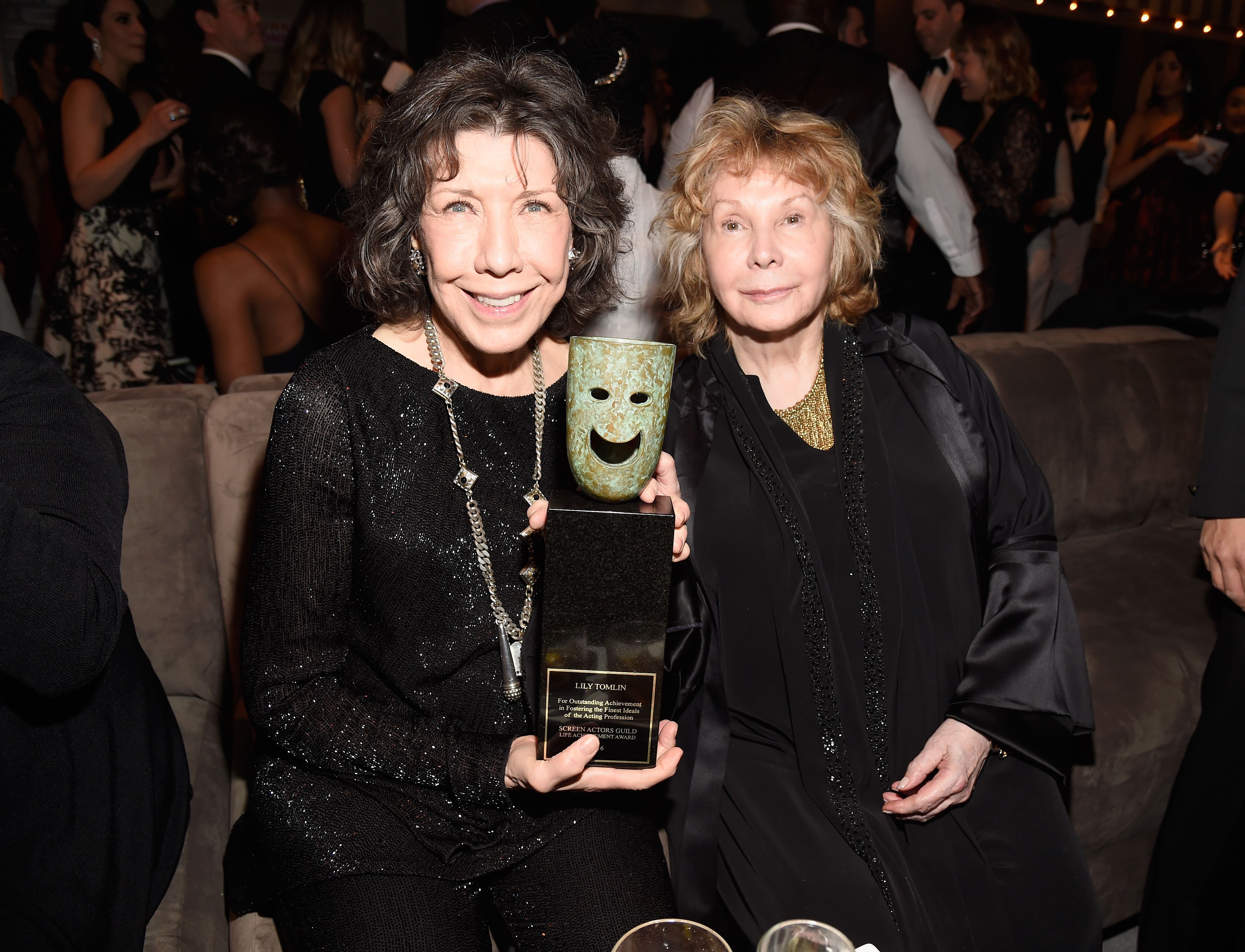 Lily Tomlin and Jane Wagner at People and EIF's Annual Screen Actors Guild Awards Gala on January 29, 2017, in Los Angeles, California. | Source: Kevin Mazur/Getty Images