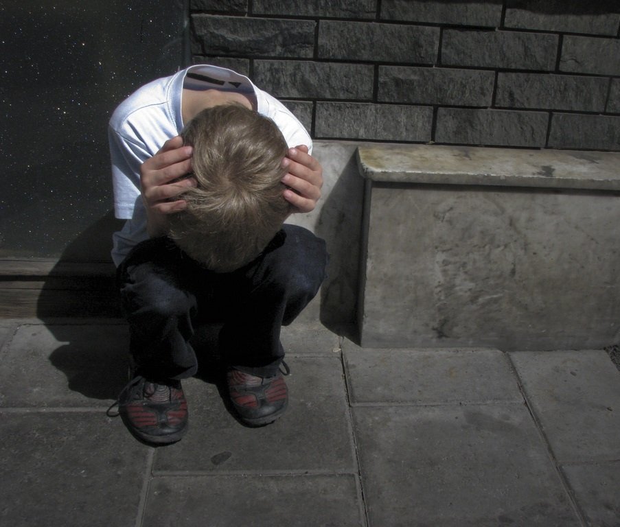 Niño triste. | Imagen: Flickr
