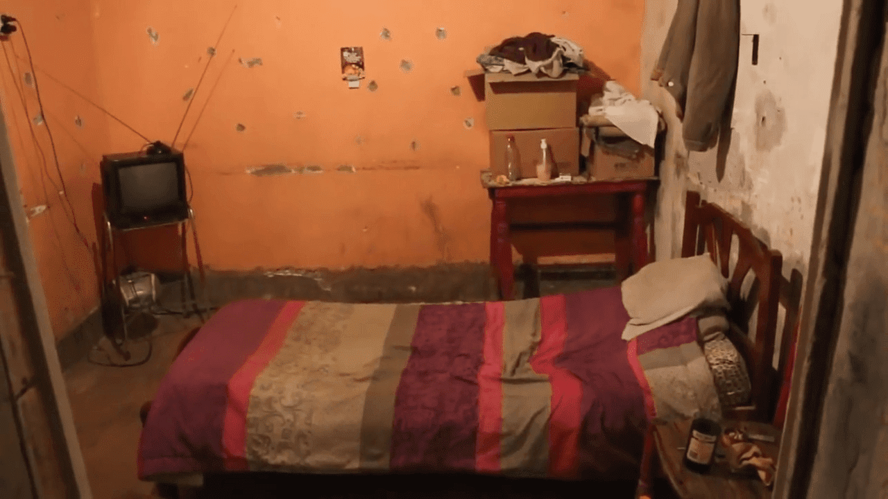 Une vue de la chambre de Jorge del Carmen Aguilera. | YouTube/Tiempo De San Juan