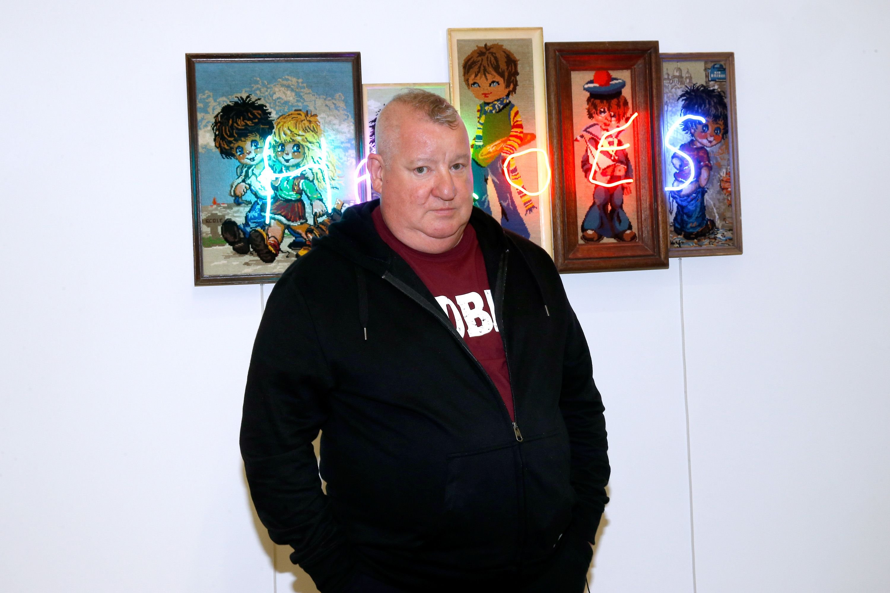 Claude Léveque à la Galerie Kamel Mennour le 4 septembre 2015 à Paris, France. | Photo : Getty Images