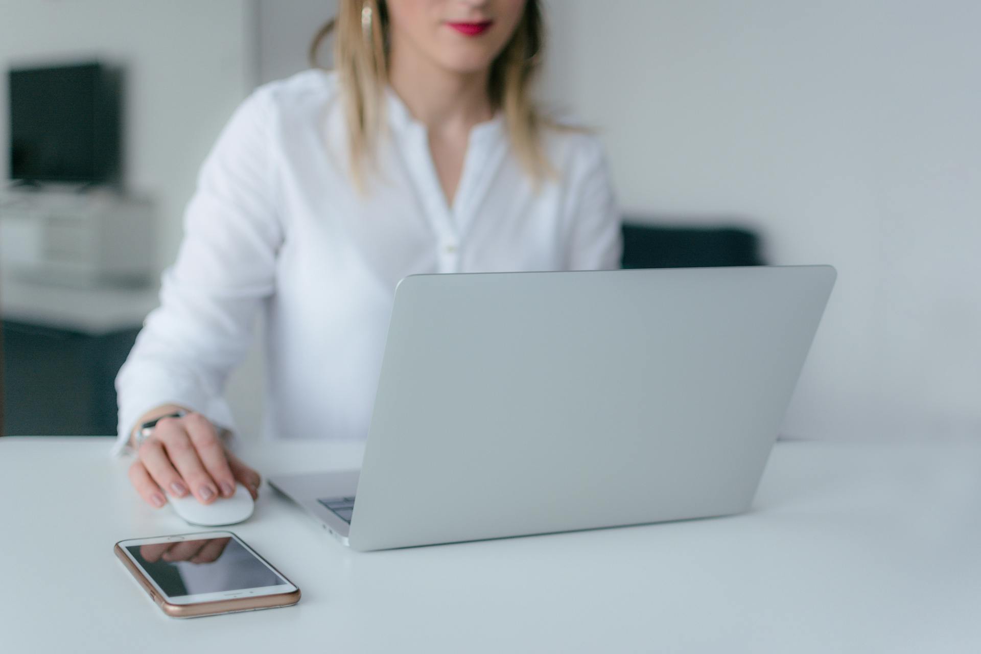 A woman at work | Source: Pexels