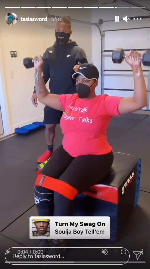 Screenshot of video of Fantasia Barrino working out with elastic bands. | Source: Instagram/tasiasworld