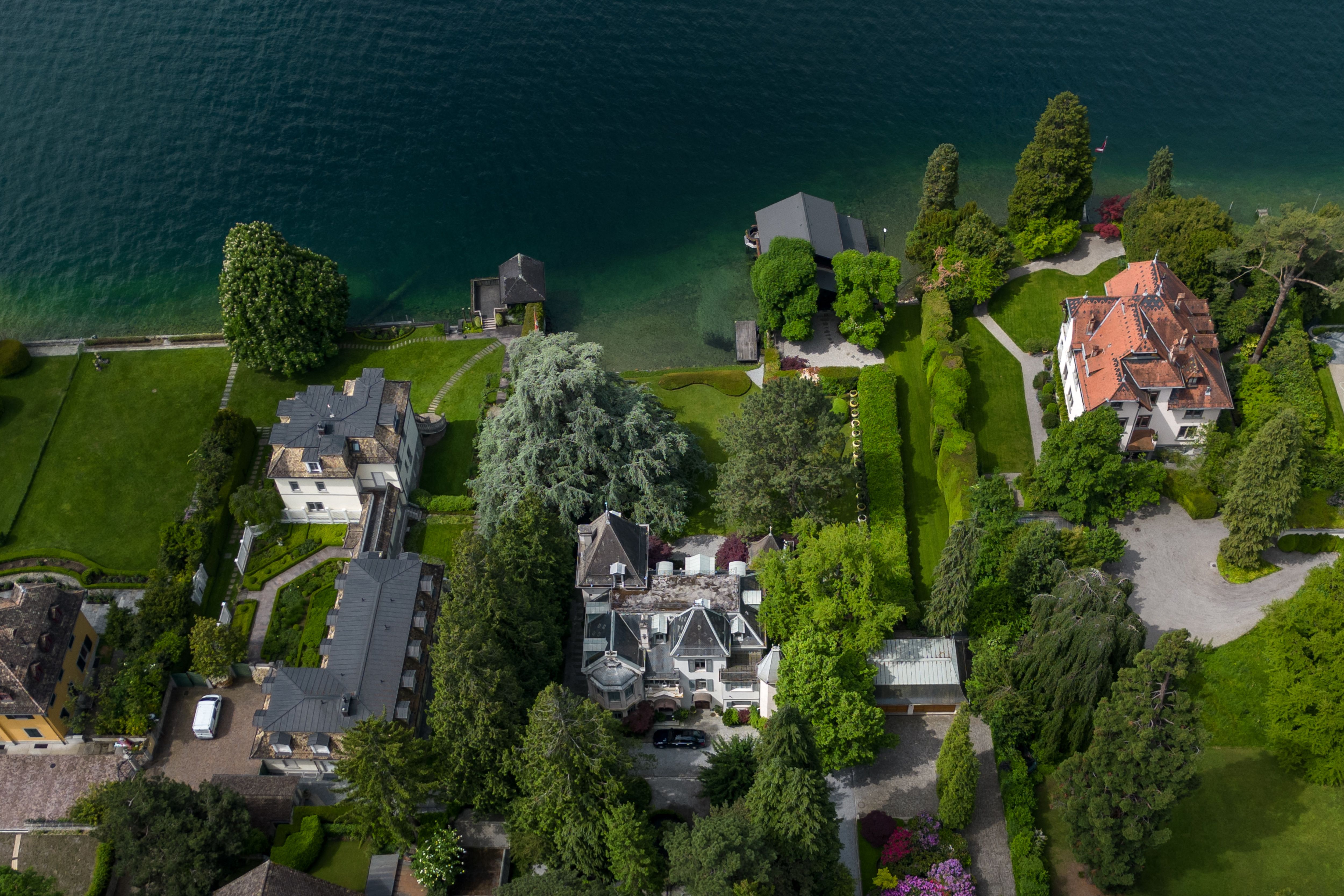 Das Chateau Algonquin in der Schweiz aus der Vogelperspektive | Quelle: Getty Images