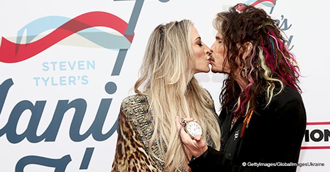Steven Tyler kissed his 40 years younger girlfriend who turned heads in her leopard print dress