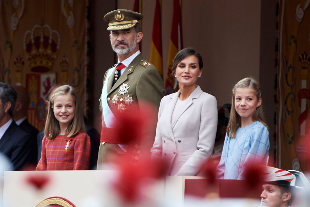 Familia real de España asiste al Desfile Militar del Día Nacional.| Fuente: Getty Images Familia real de España asiste al Desfile Militar del Día Nacional.| Fuente: Getty Images