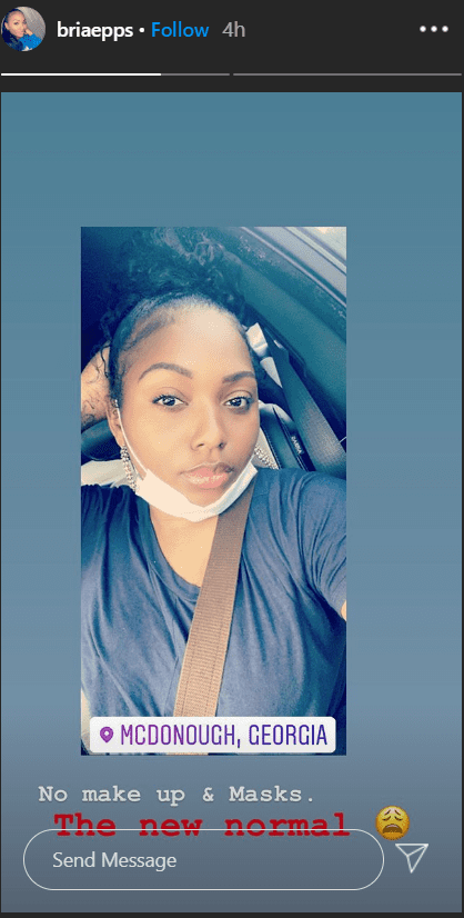 Bria Epps posed for a selfie without makeup on while sitting in a car | Source: Instagram.com/briaepps