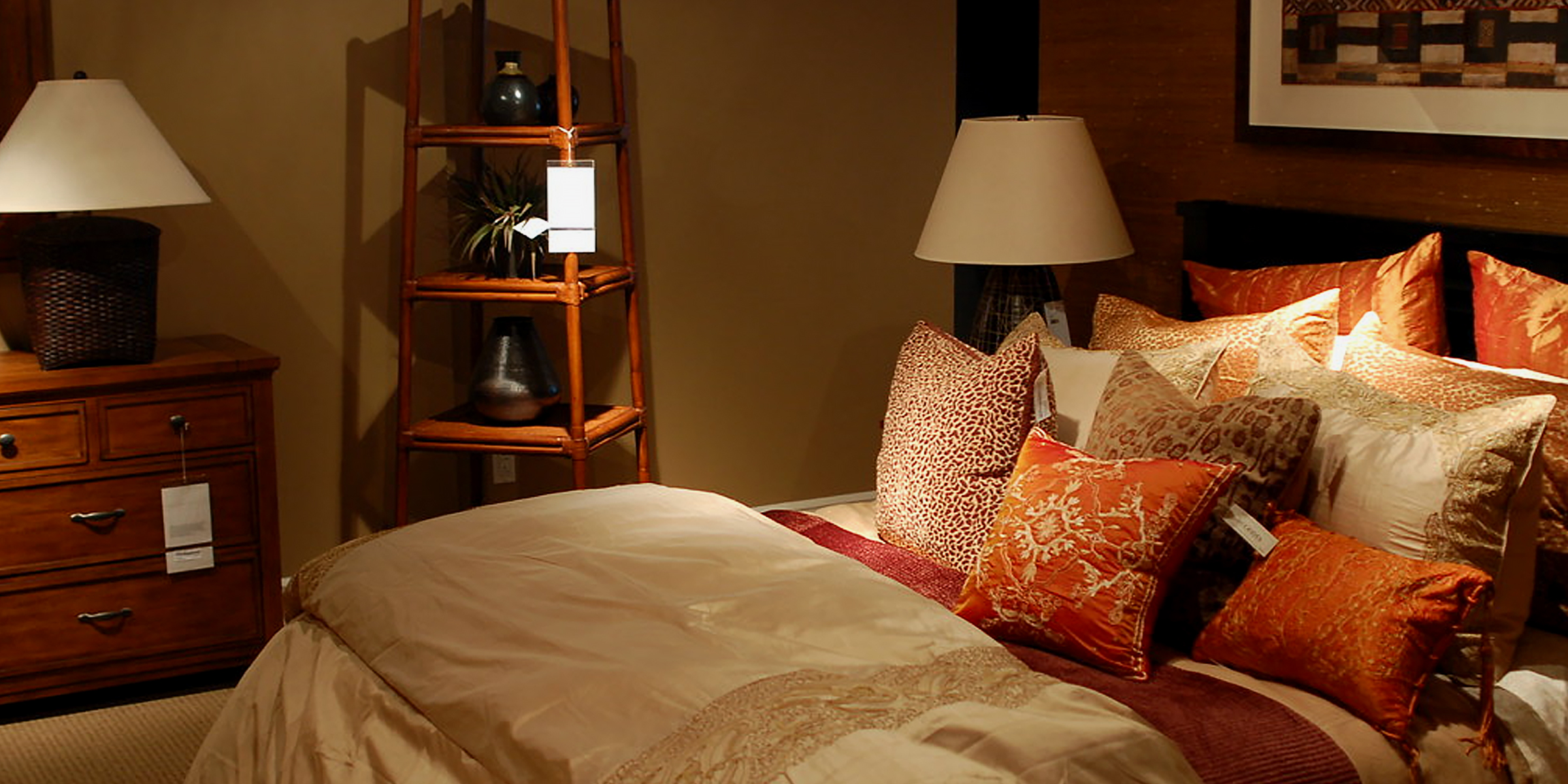 A beautiful bedroom | Source: Flickr.com/gfhdickinson/CC BY-SA 2.0