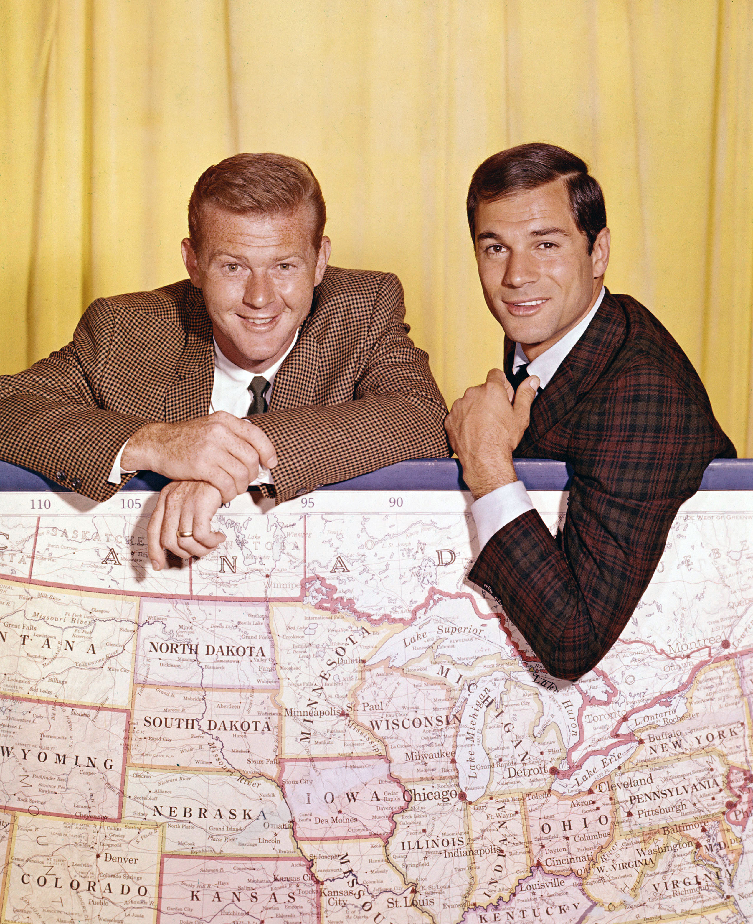 George Maharis and Martin Milner on "Route 66" in 1960 | Source: Getty Images