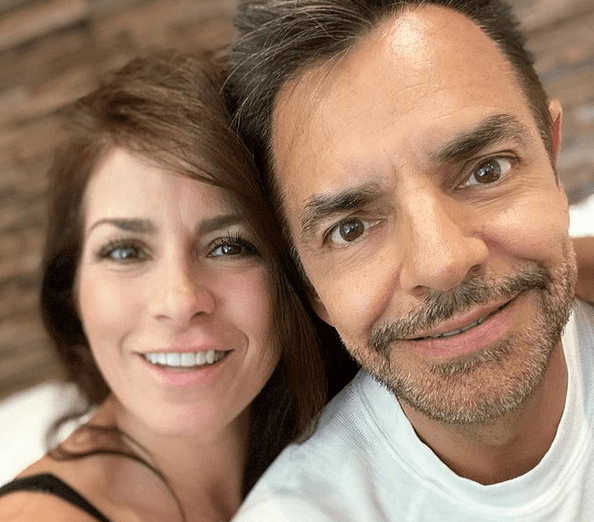 Alessandra Rosaldo y Eugenio Derbez posando juntos para una fotografía. | Foto: Instagram/alexrosaldo