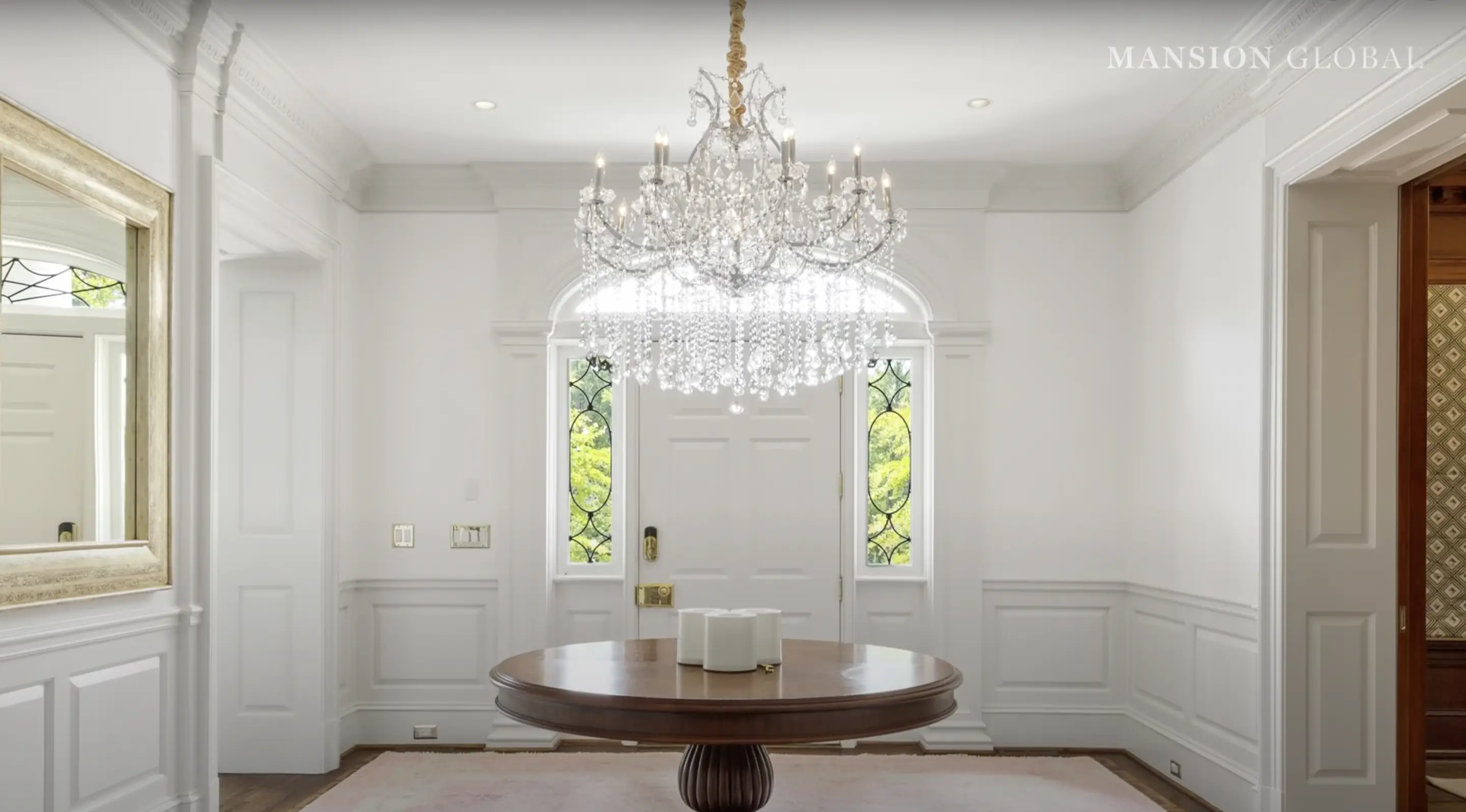 Mariah Carey's former mansion in Atlanta, Georgia, from a video dated March 16, 2023 | Source: Youtube.com/@mg-beckiestrum-lizlucking