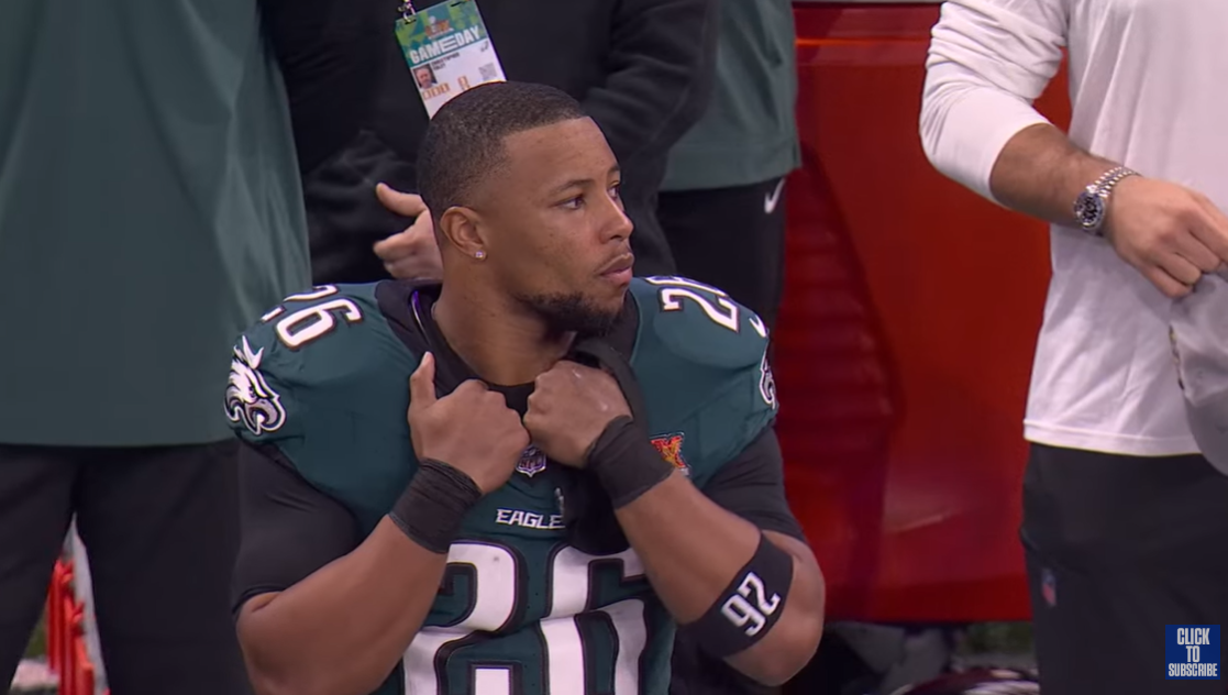 Miles Sanders watches Lauren Daigle's "America the Beautiful" performance at Super Bowl LIX | Source: YouTube/NFLonFOX