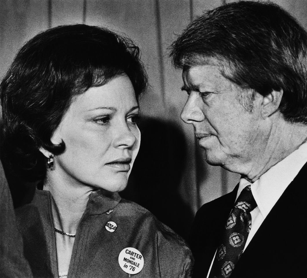 Jimmy Carter and his wife Rosalynn appear to exchange words during the 1976 New York. | Source: Getty Images