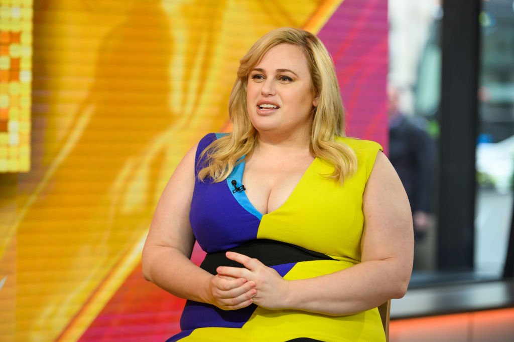 Rebel Wilson Shows Off Tiny Waist In Gorgeous Red Jumpsuit After Dramatic Weight Loss 0772