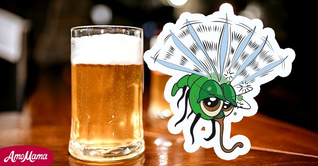 Each friend discovered a fly in their beer! | Photo: Shutterstock