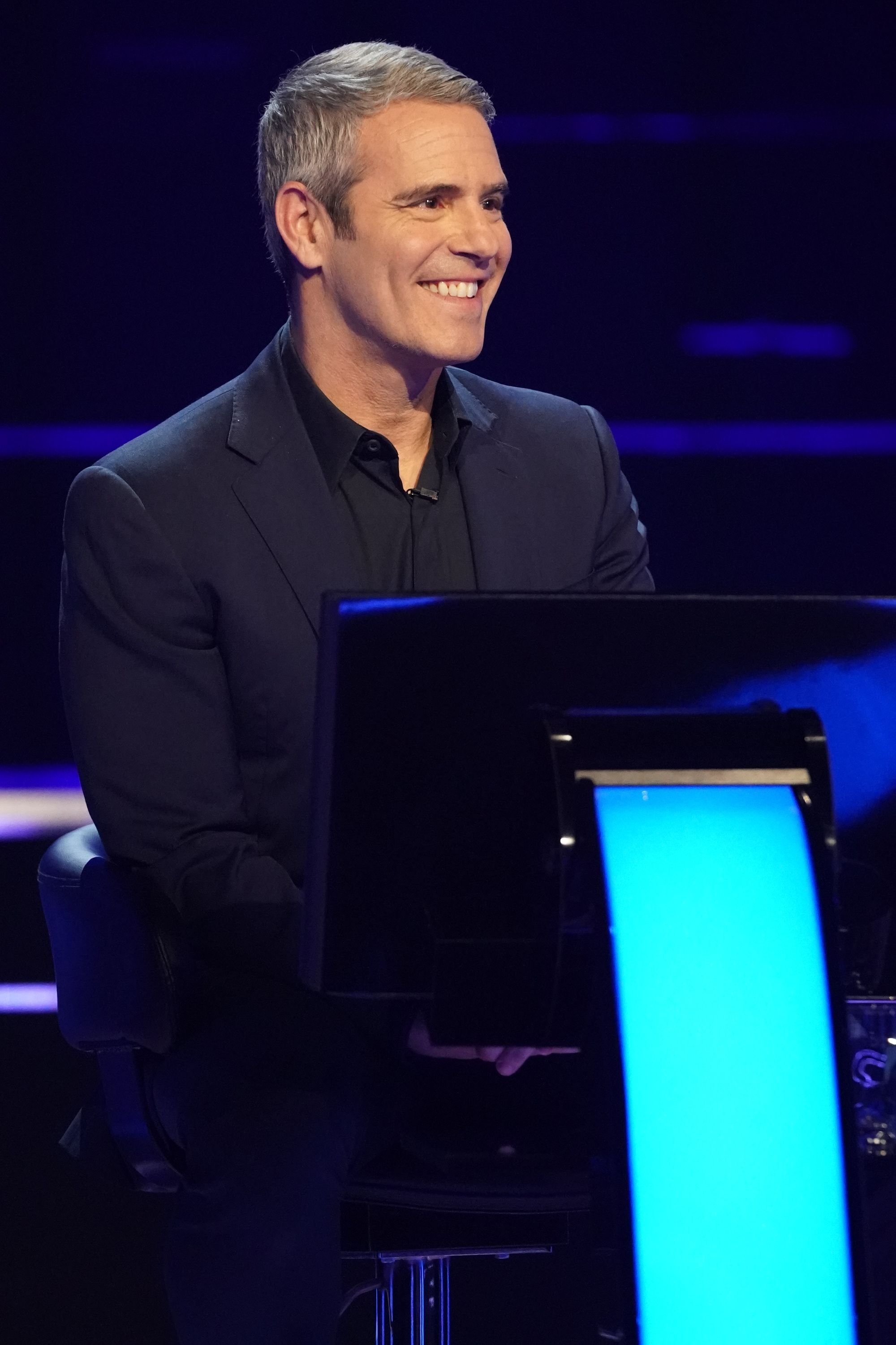 Andy Cohen on the season finale of "Who Wants To Be A Millionaire," on March 14, 2020 | Photo: Eric McCandless/Getty Images