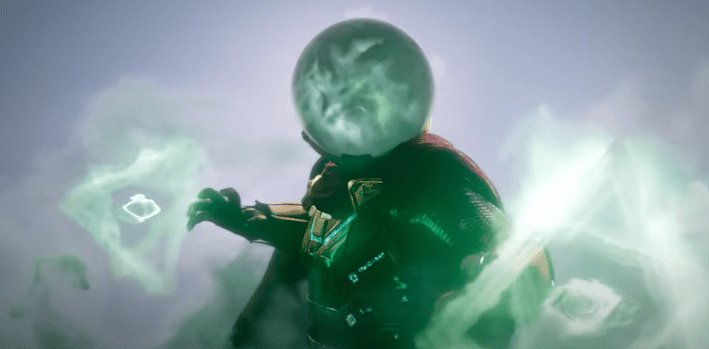 Mysterio in the film "Spider-Man: Far From Home" | Photo: Youtube.com/Movieclips