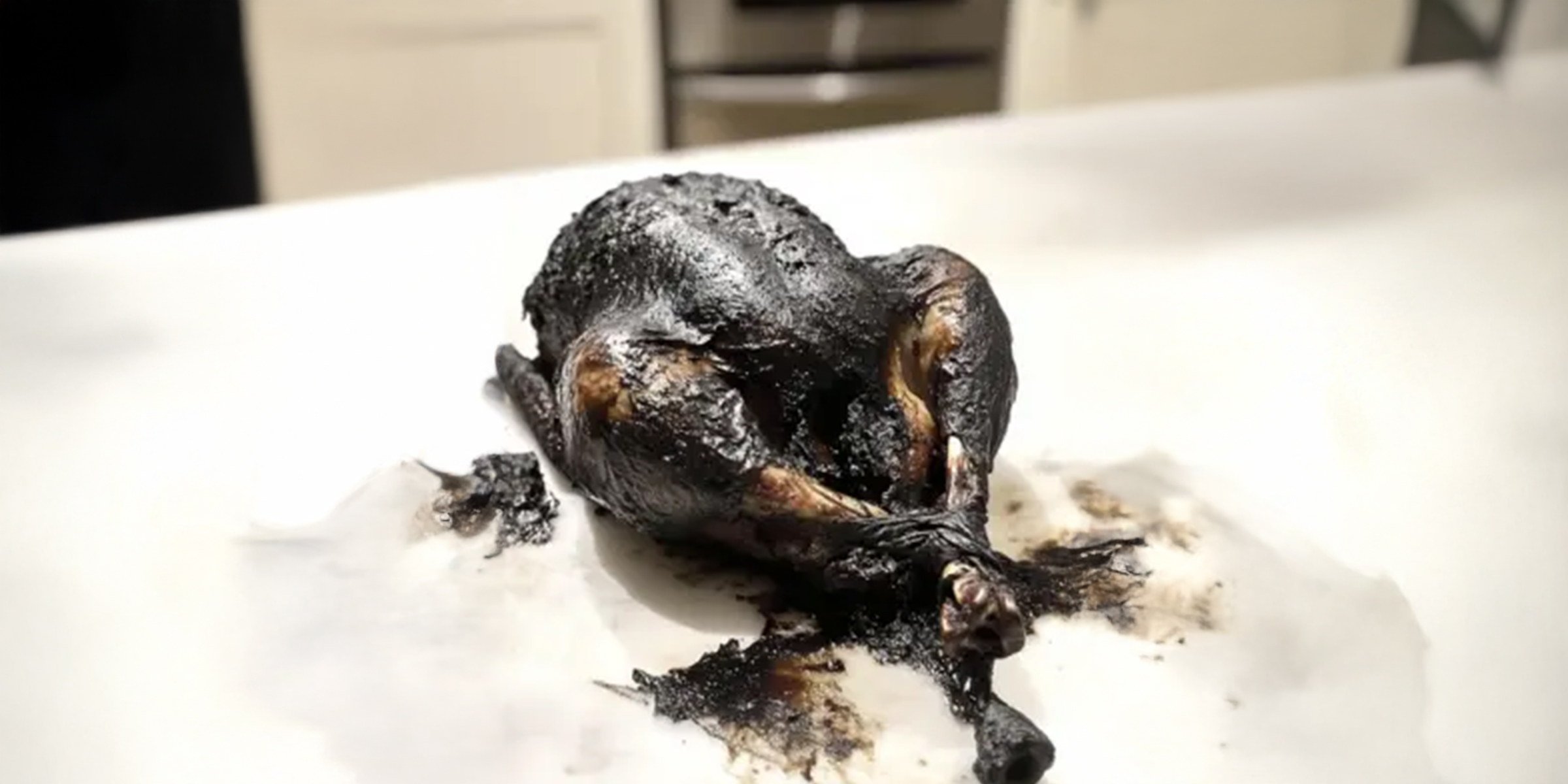 A burnt turkey on a table | Source: AmoMama