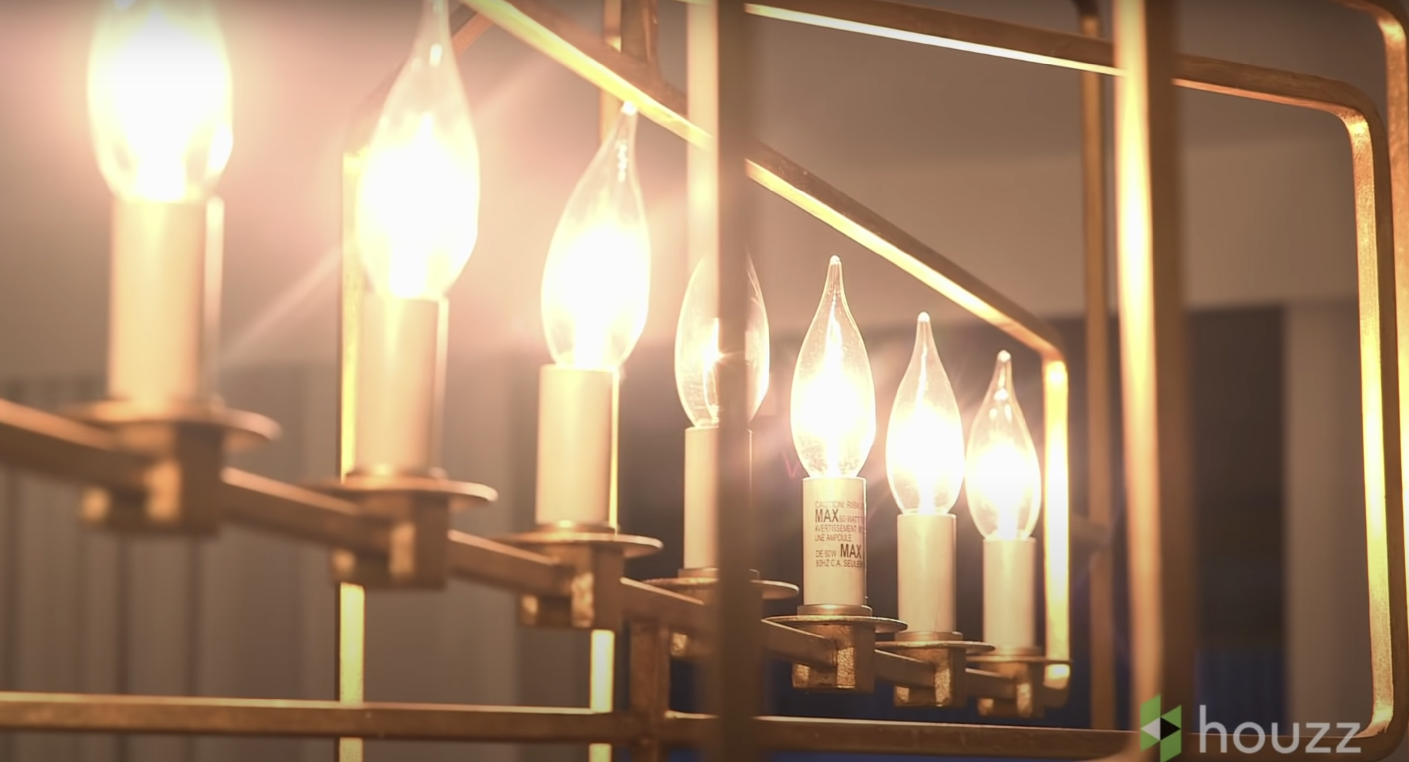 The lights installed in Mila Kunis' parents' condo | Source: Youtube.com/HouzzTV