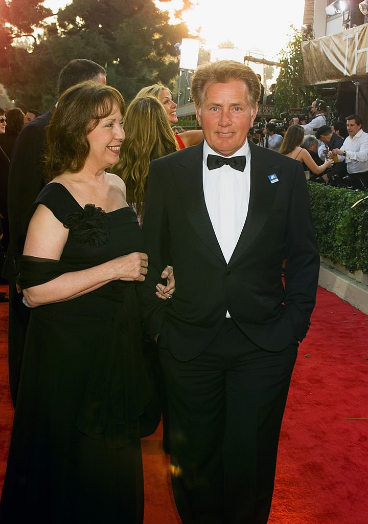 Martin Sheen and Janet Sheen at the 60th Annual Golden Globe Awards on January 19, 2003 | Source: Getty Images
