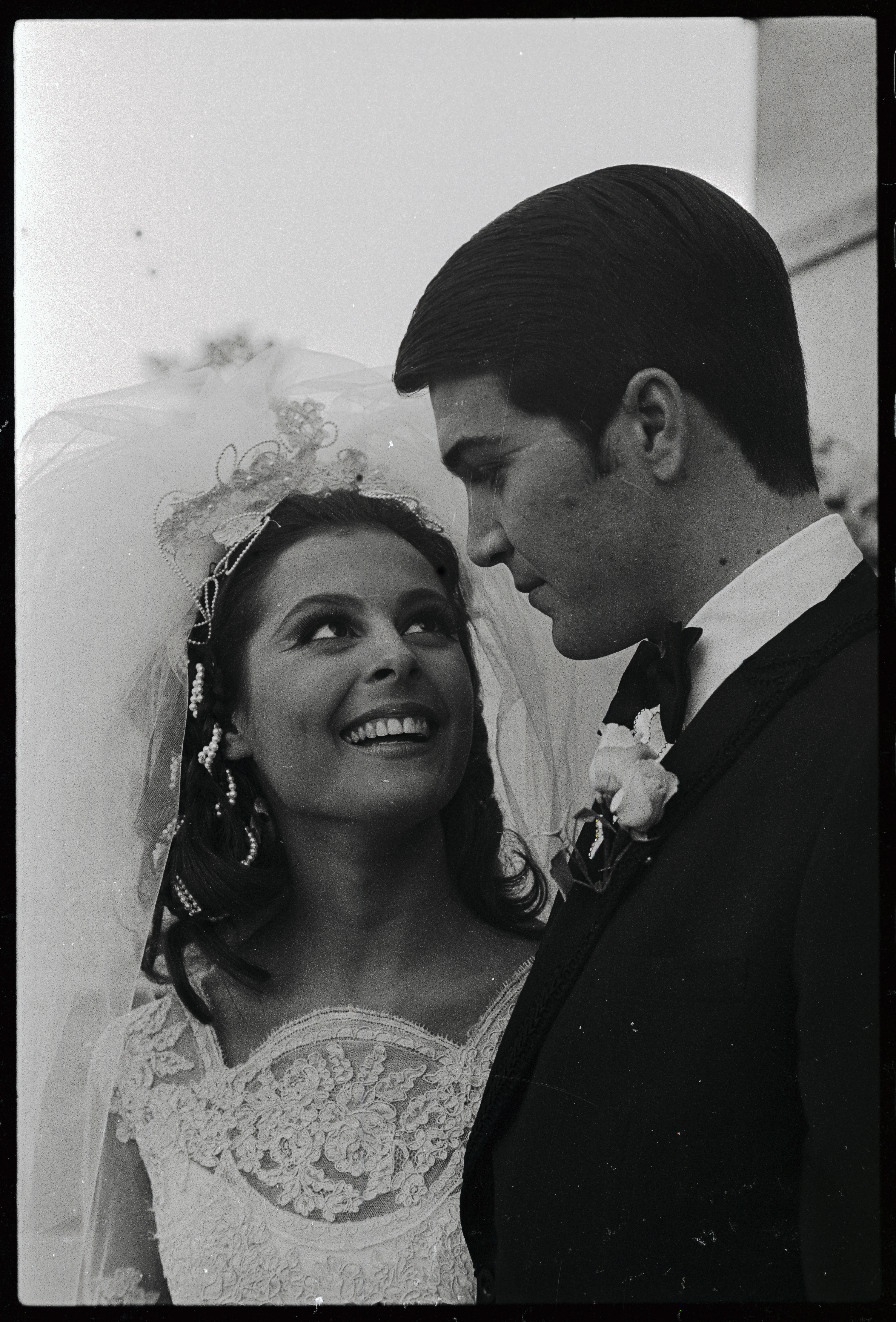 Paul Petersen and his Bride Brenda Benet circa 1967. | Source: Getty Images