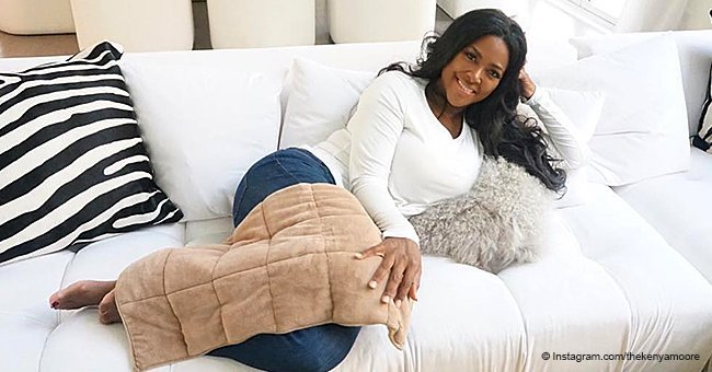 Kenya Moore flaunts post-baby body in white top & tight jeans 3 weeks after giving birth