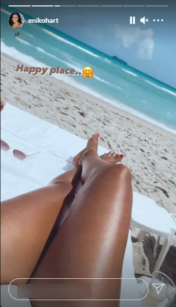 Eniko Hart showing off her toned legs during a vacation at the beach. | Photo: Instagram/Enikohart