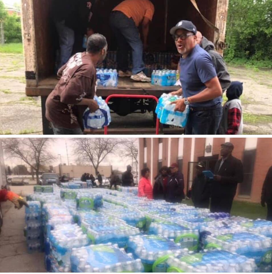 Greg Mathis distributing 50,000 bottles of water to Flint, Michigan schools | Source: Facebook / Greg Mathis