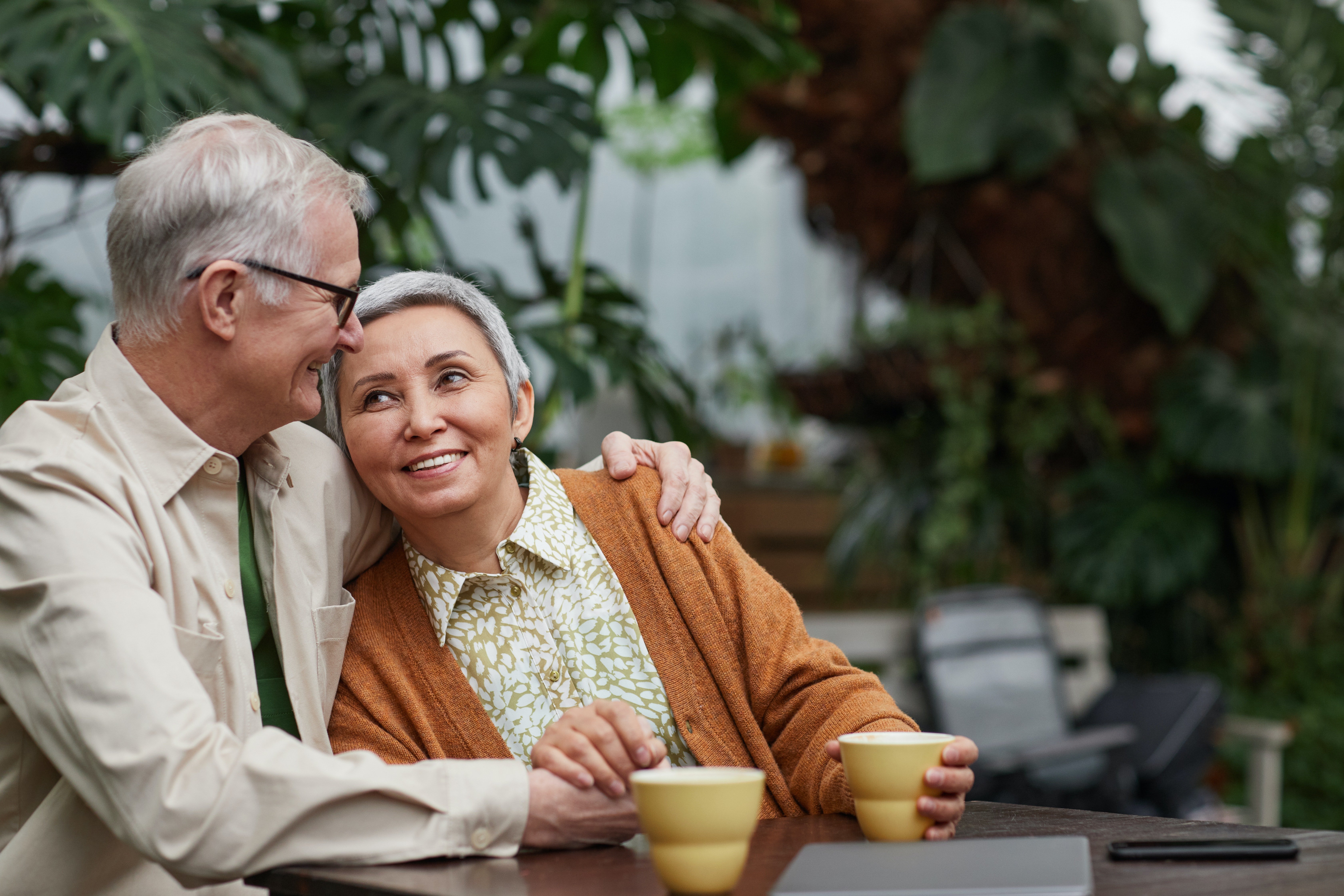 Deux personnes âgées. | Photo : Pexels