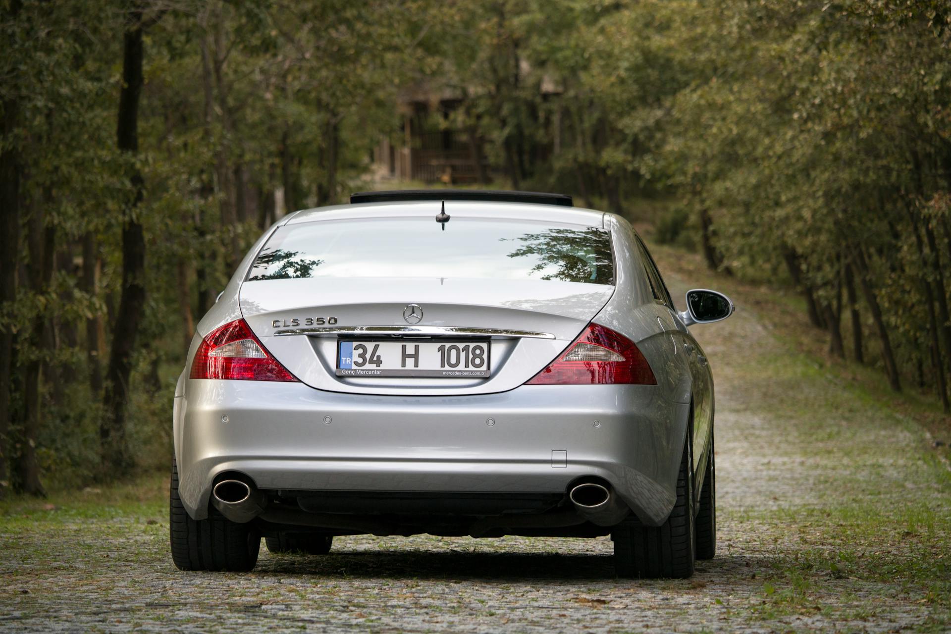 A silver car | Source: Pexels