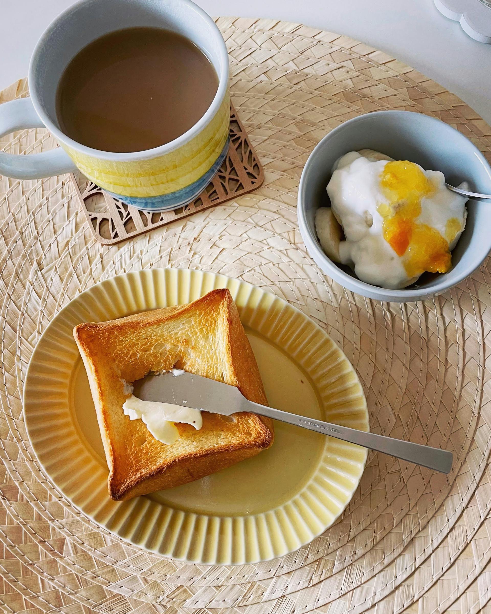 Buttered toast, coffee and cereal | Source: Pexels