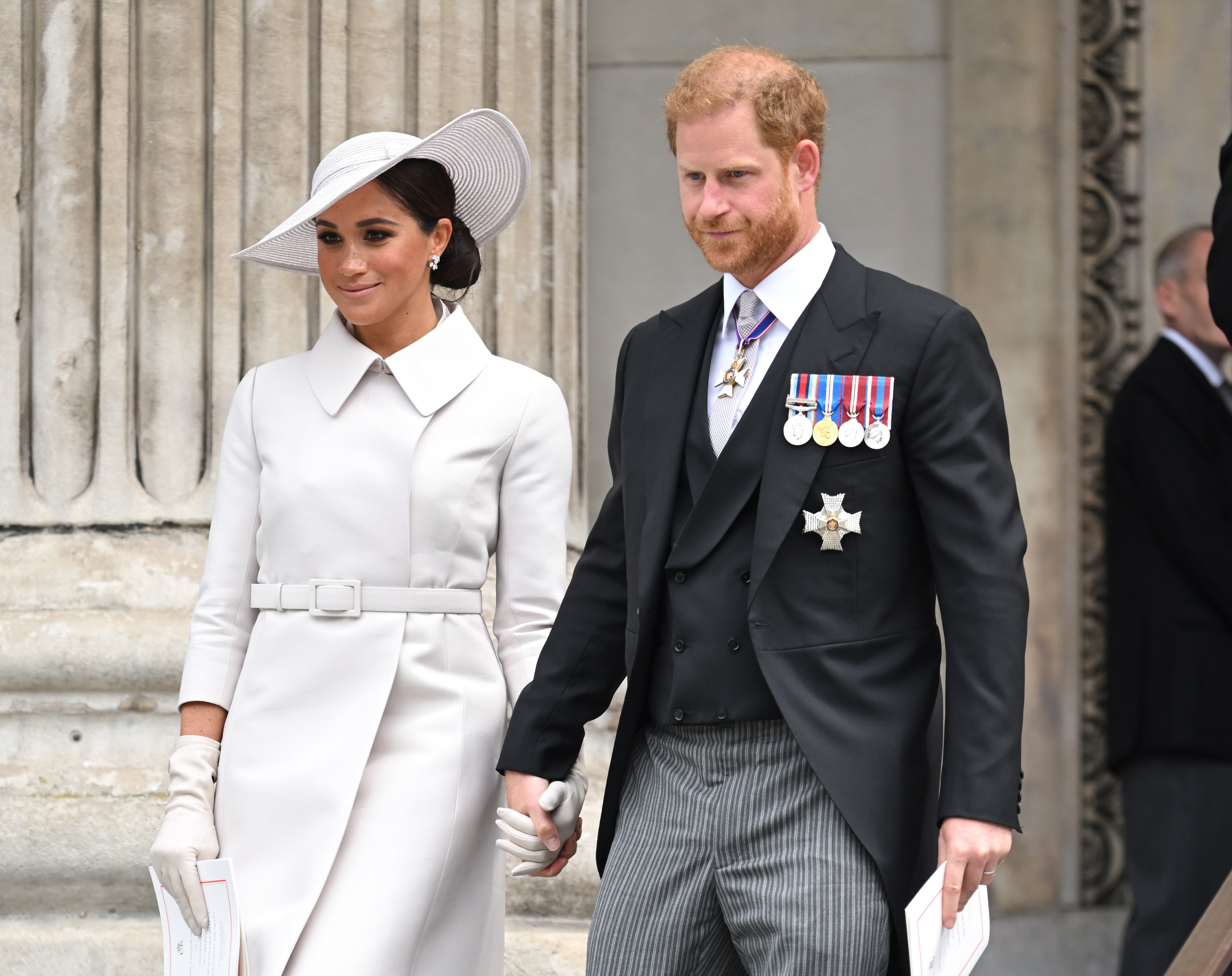 Meghan, Herzogin von Sussex, und Prinz Harry, Herzog von Sussex, nehmen am 3. Juni 2022 in London, England, am National Service of Thanksgiving in der St. Paul's Cathedral teil. | Quelle: Getty Images