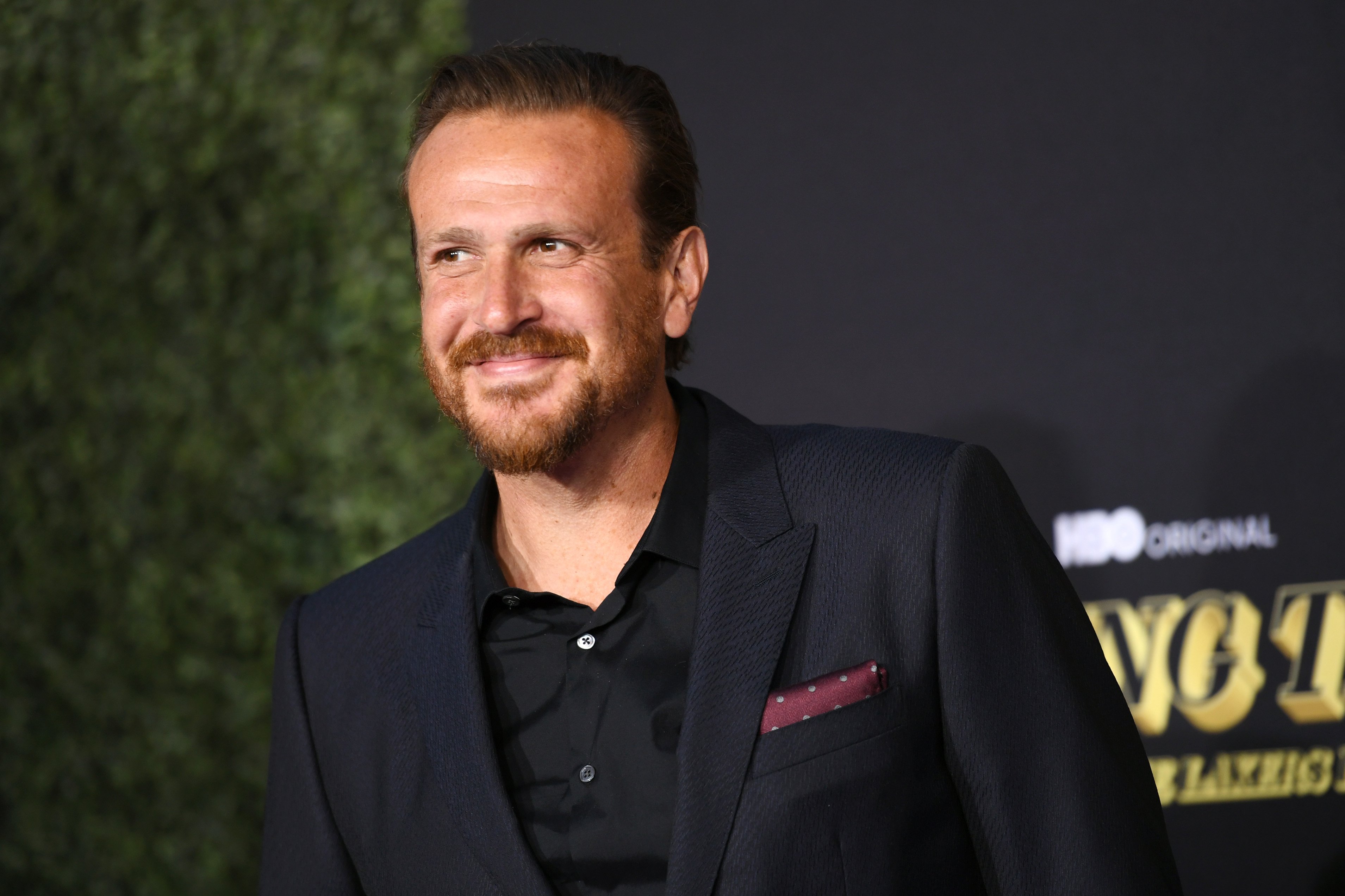  Jason Segel at the premiere of HBO's "Winning Time: The Rise Of The Lakers Dynasty" on March 2, 2022, in Los Angeles, California. | Source: Getty Images