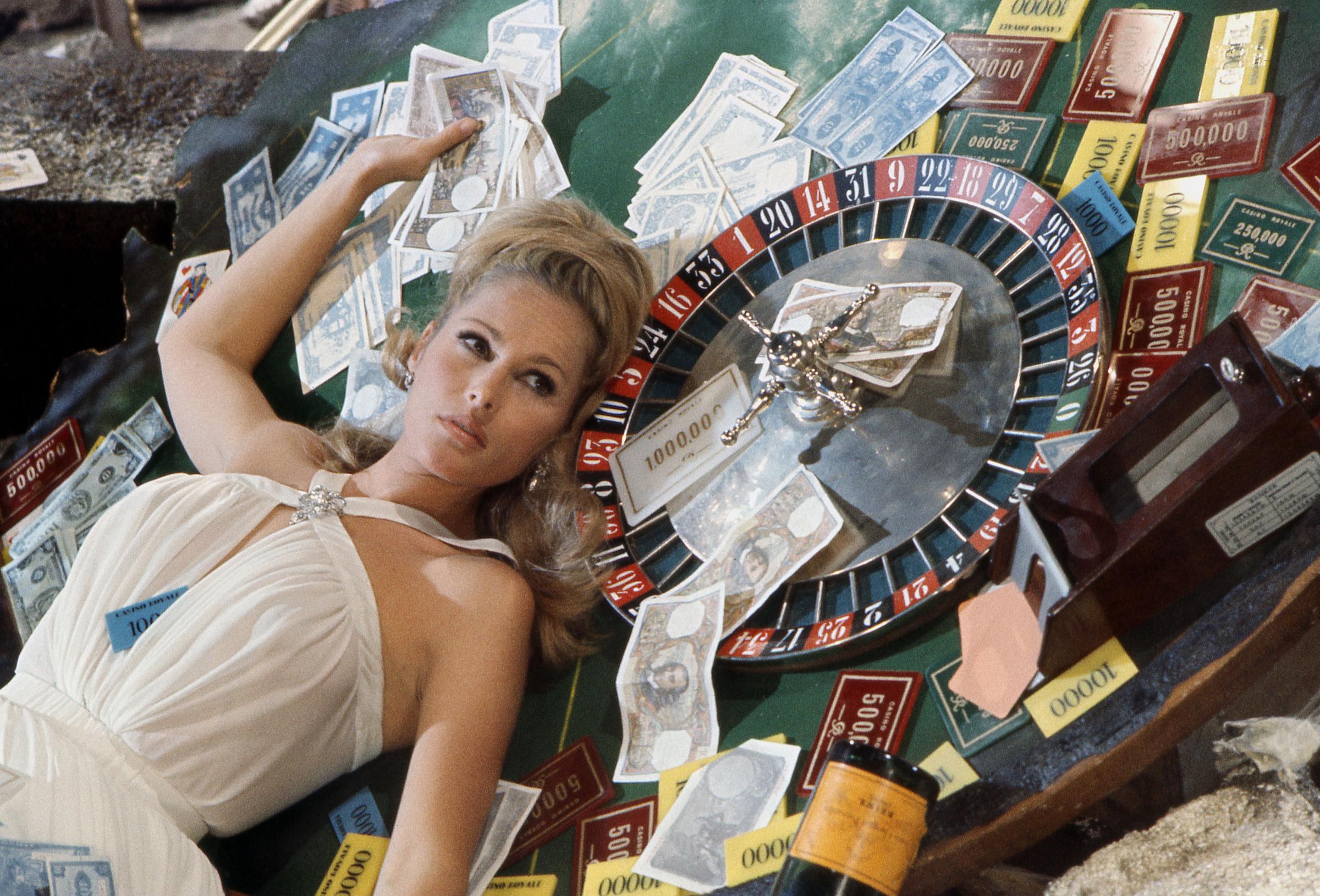 Ursula Andress on the set of "Casino Royale" in 1967. | Source: Getty Images
