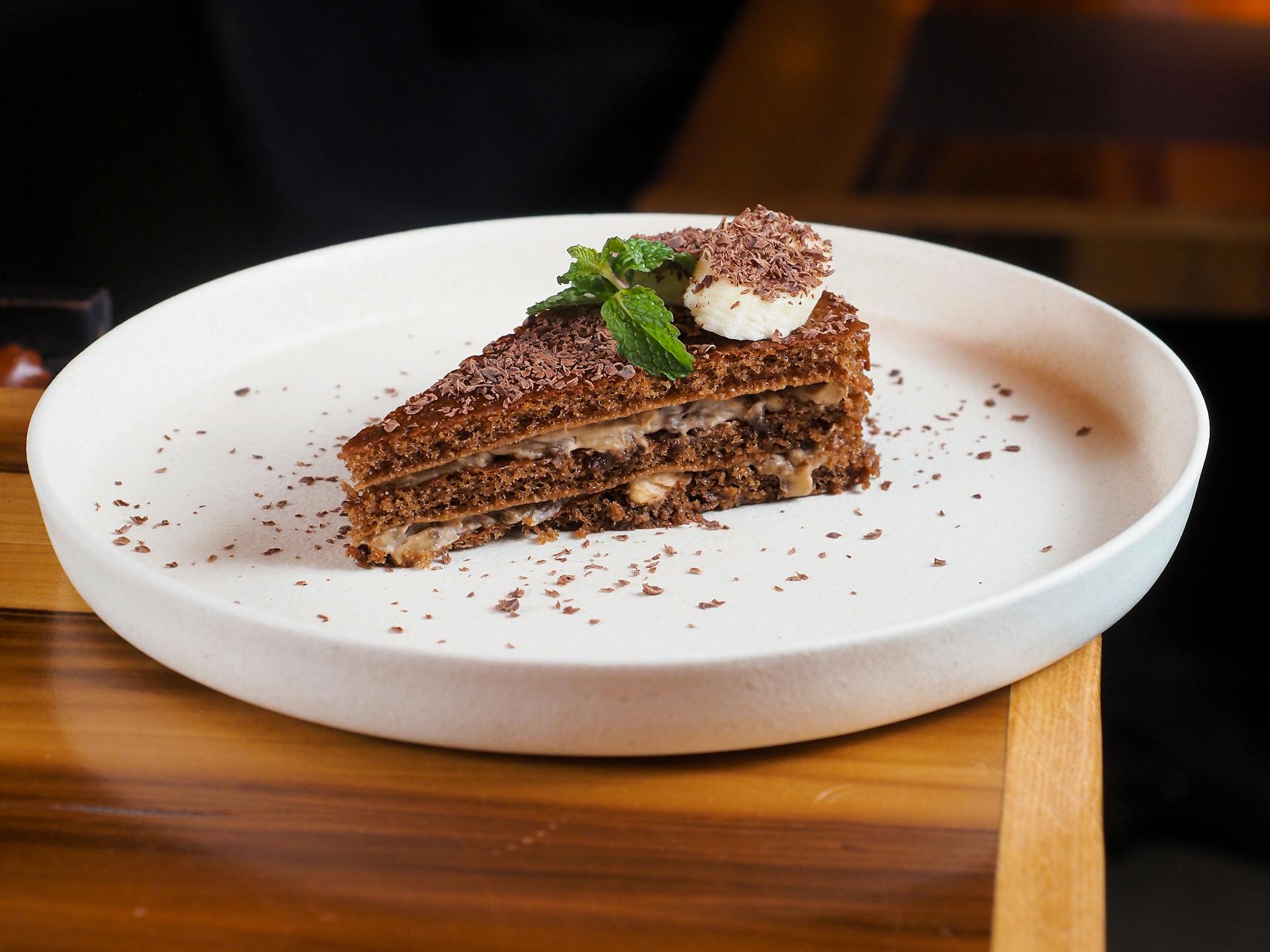 A slice of cake in a plate | Source: Pexels