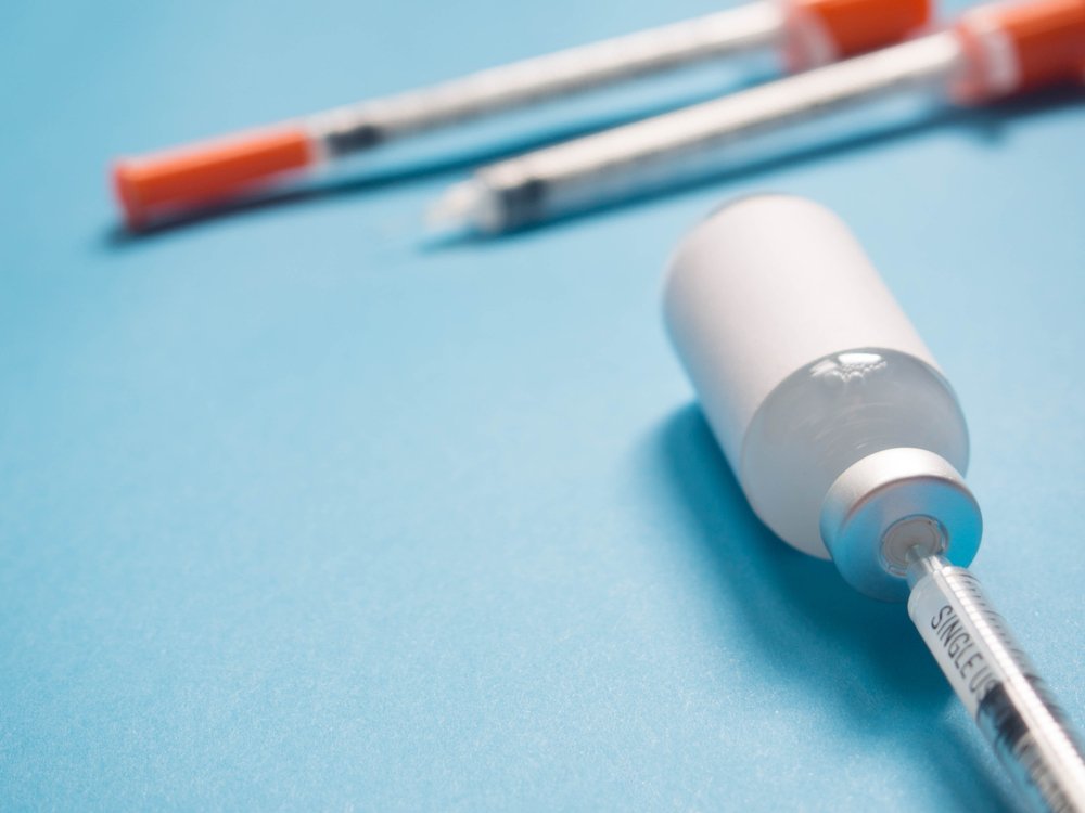 Ampolla de bótox e inyectadoras. | Foto: Shutterstock