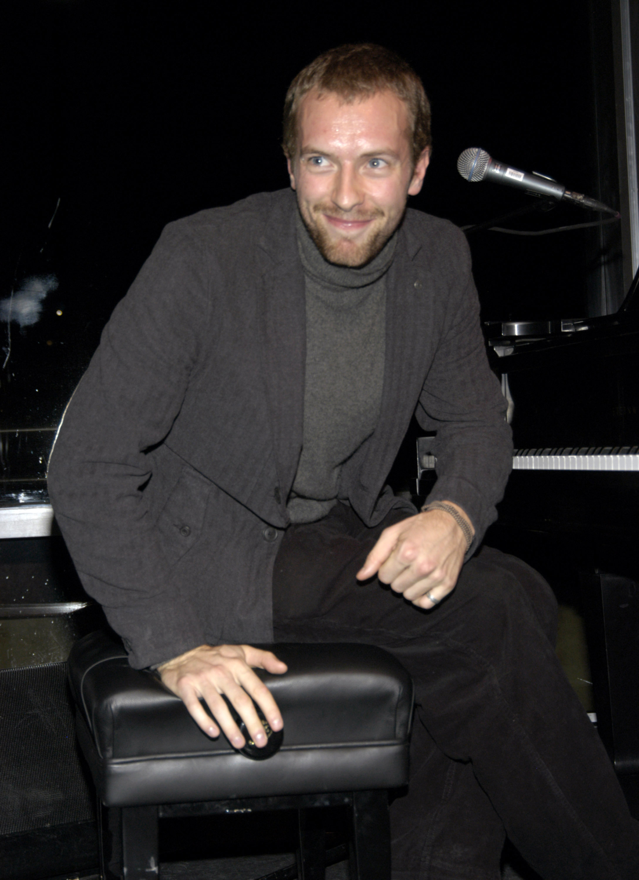 Chris Martin at the Music has Power Awards in 2003 | Source: Getty Images