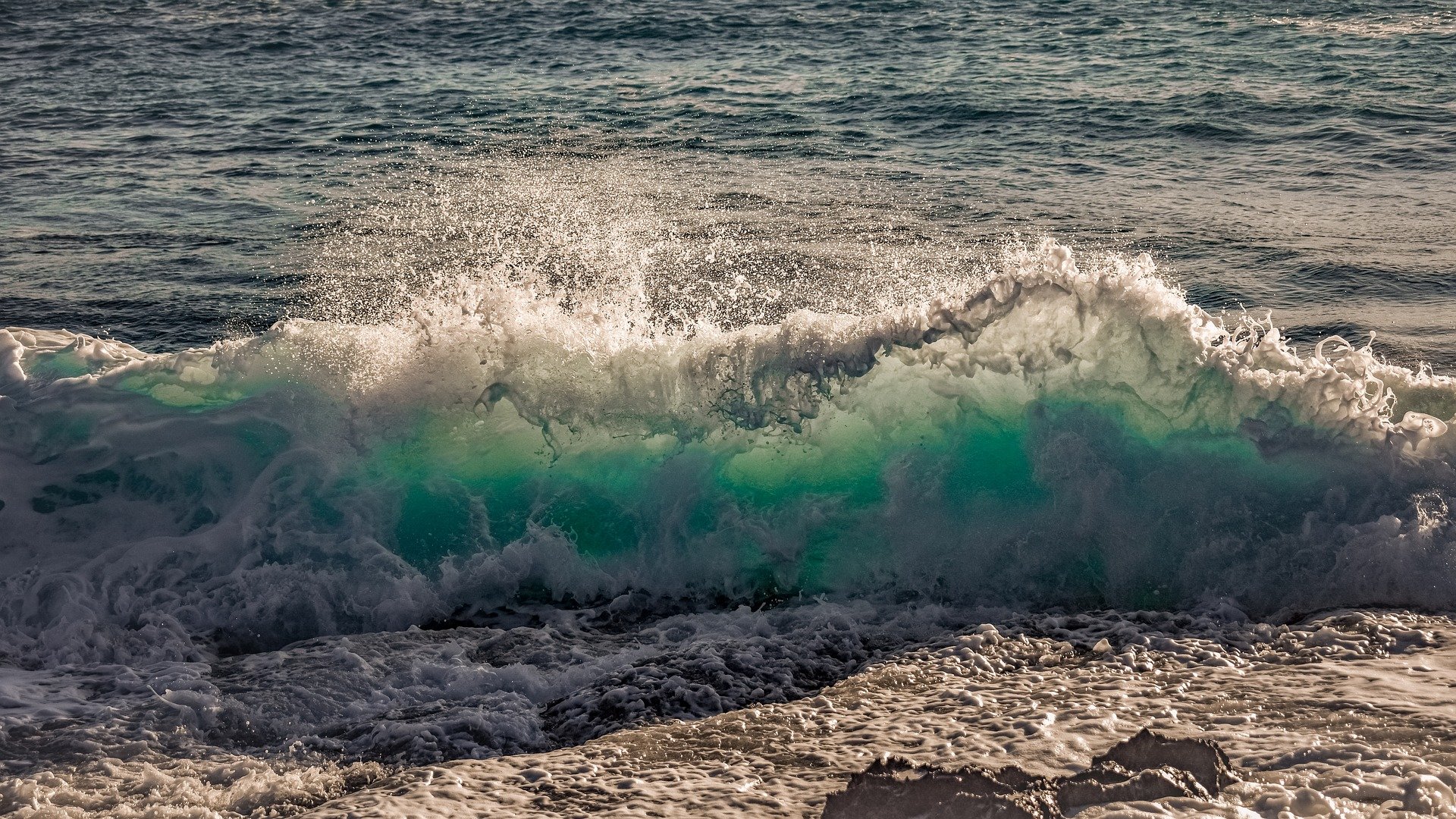 A rough sea. | Photo: Pixabay/Dimitris Vetsikas