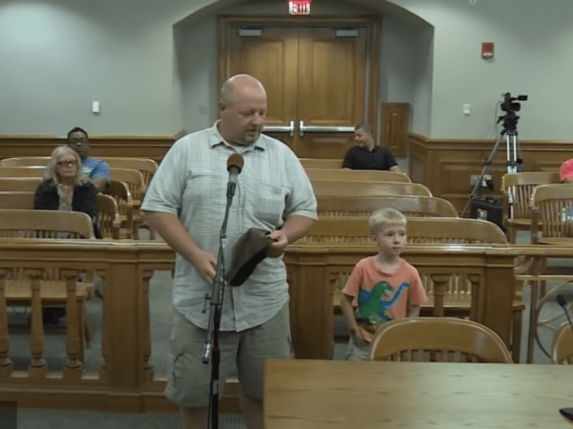 Five-year-old Jacob joins his father in court | Source: youtube.com/Caught In Providence