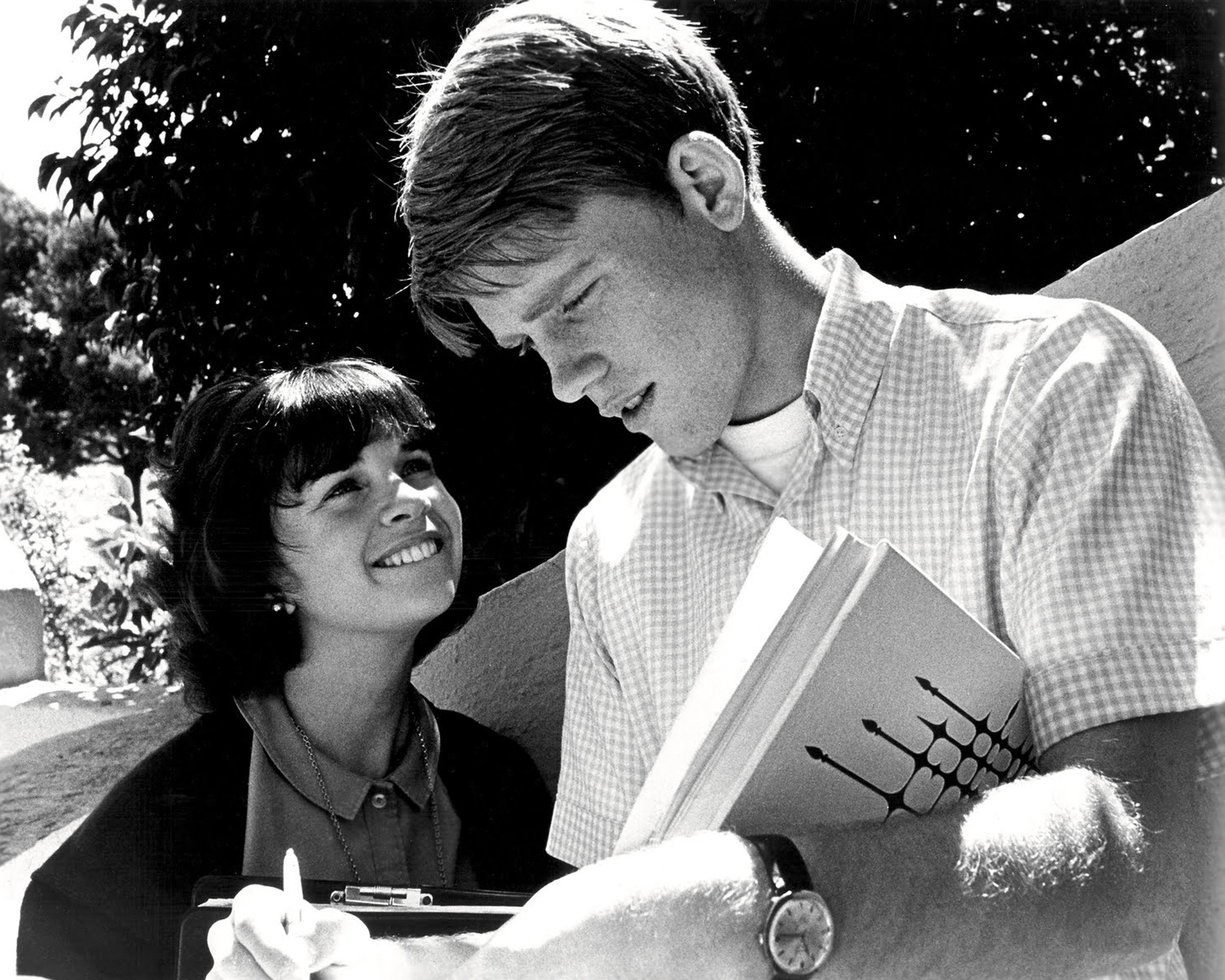 Ron Howard and Cindy Williams in "American Graffiti," 1973 | Source: Getty Images
