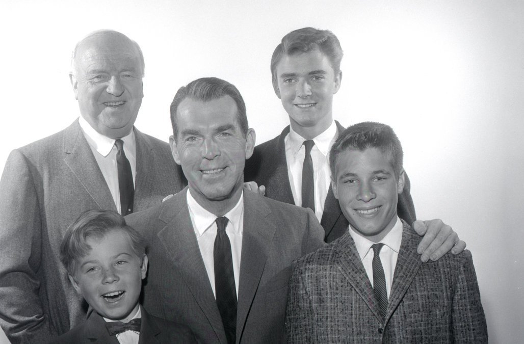 Stanley Livingston and casts of "My Three Sons" posing on the set of the show | Photo: Wikimedia Commons