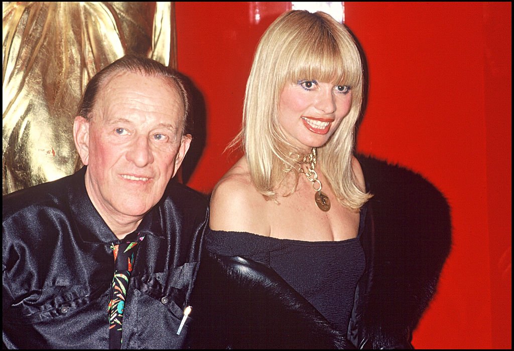 Alain Bernardin et Lova Moor lors de la nouvelle revue du Crazy Horse de 1989. | Photo : Getty Images