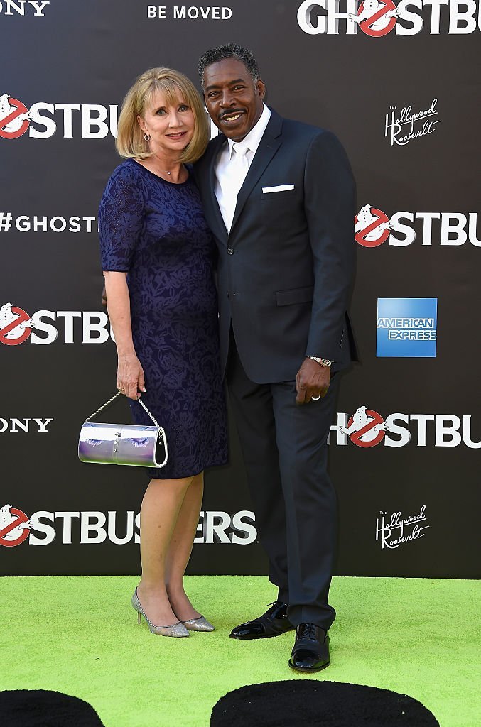 Ernie Hudson and Linda Kingsberg at the Premiere of Sony Pictures' "Ghostbusters" at TCL Chinese Theatre on July 9, 2016. | Photo: Getty Images