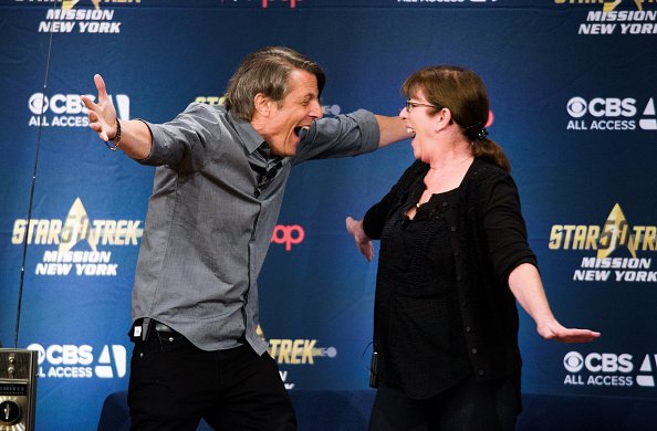 Regisseur Adam Nimoy und Produzentin Julie Nimoy besuchen die Star Trek Mission: New York im Jacob K. Javits Convention Center am 2. September 2016 in New York City | Quelle: Getty Images