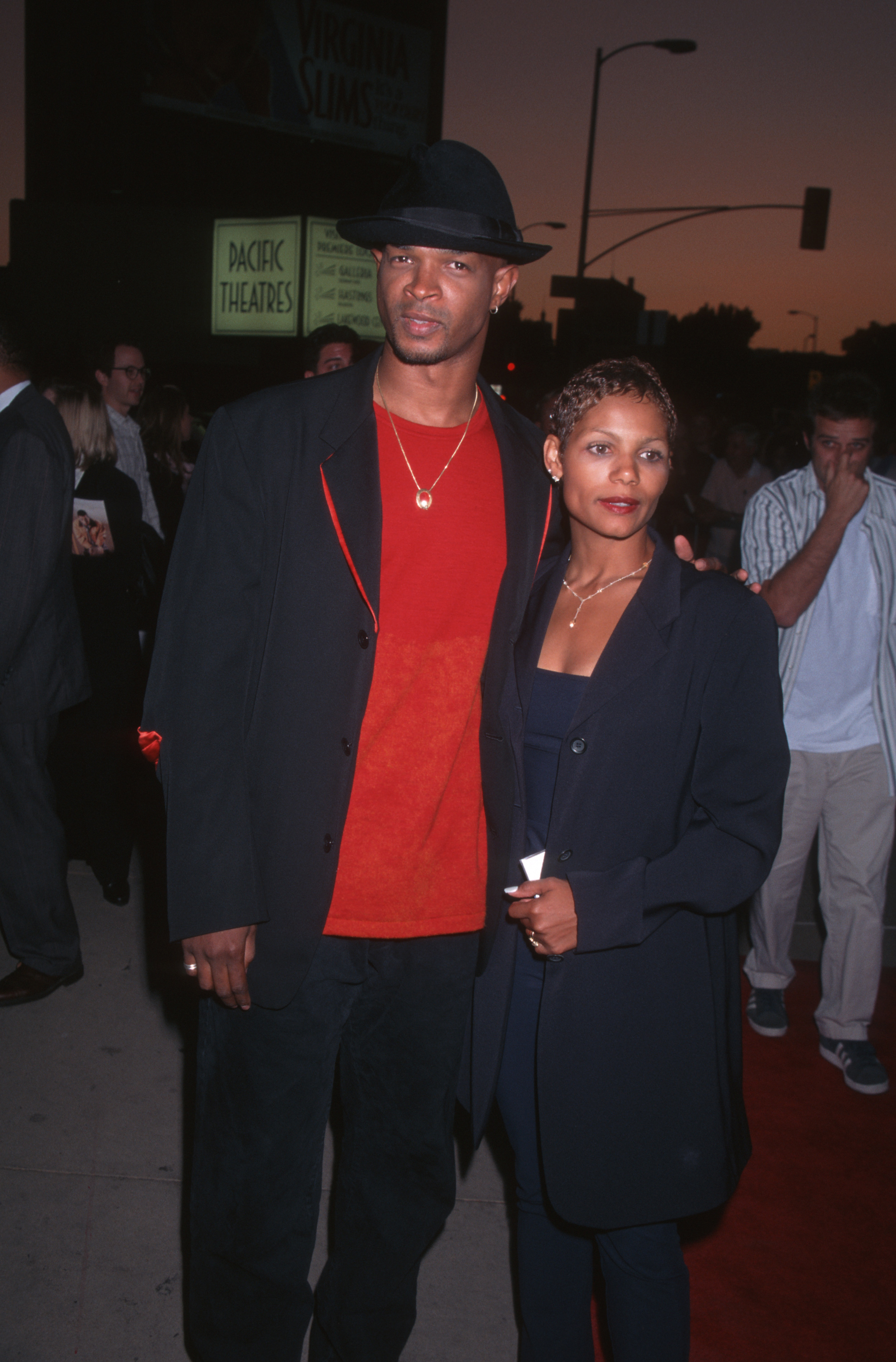Damon Wayans and Lisa Thorner attending the premiere of "Bulletproof" on August 28, 1996, at the Cinerama Dome Theater, in Hollywood, California. | Source: Getty Images