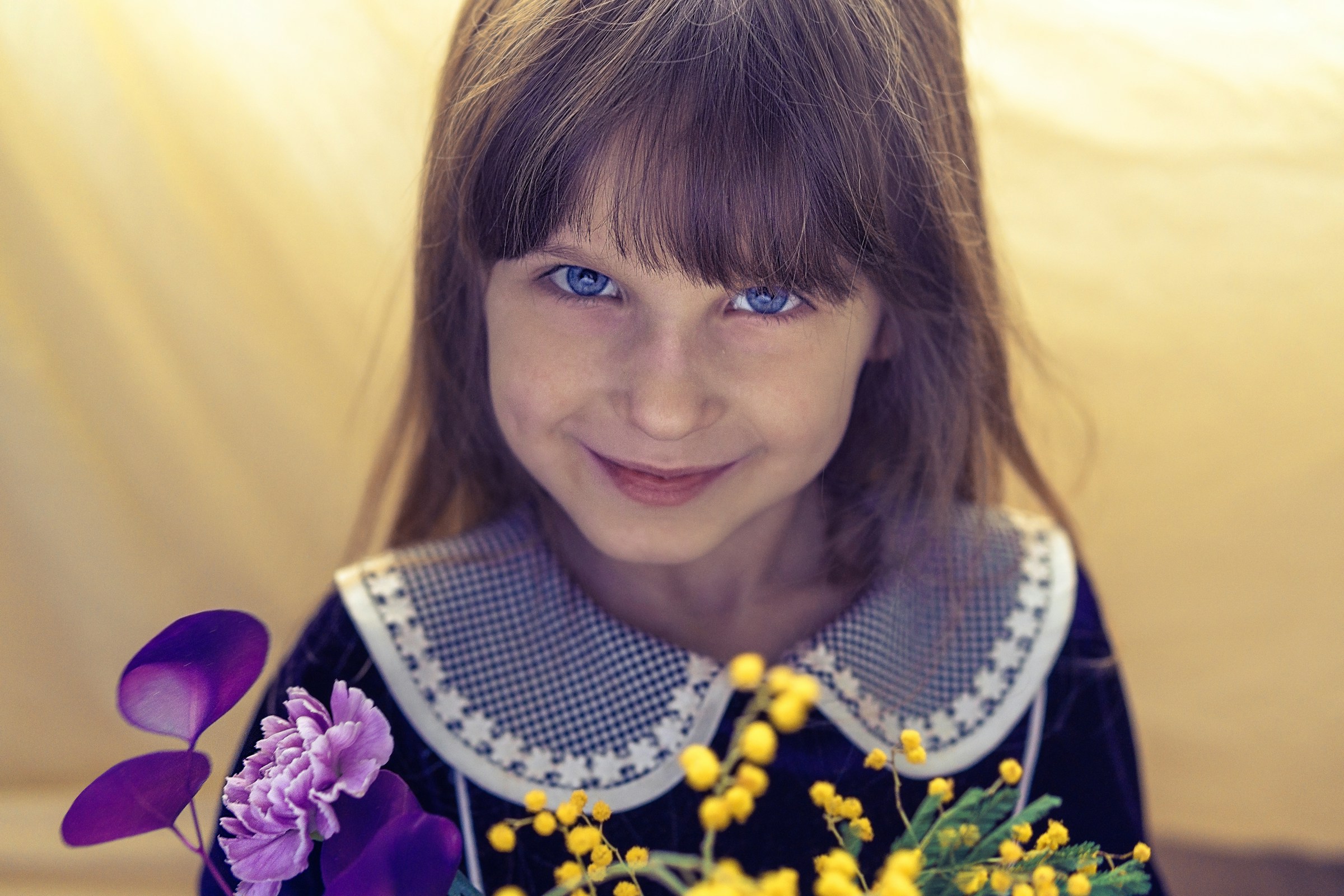 A little girl smiling | Source: Unsplash