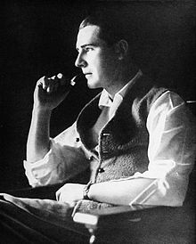 Director and producer Rex Ingram, circa 1920 | Source: Wikimedia Director and producer Rex Ingram, circa 1920 | Source: Wikimedia