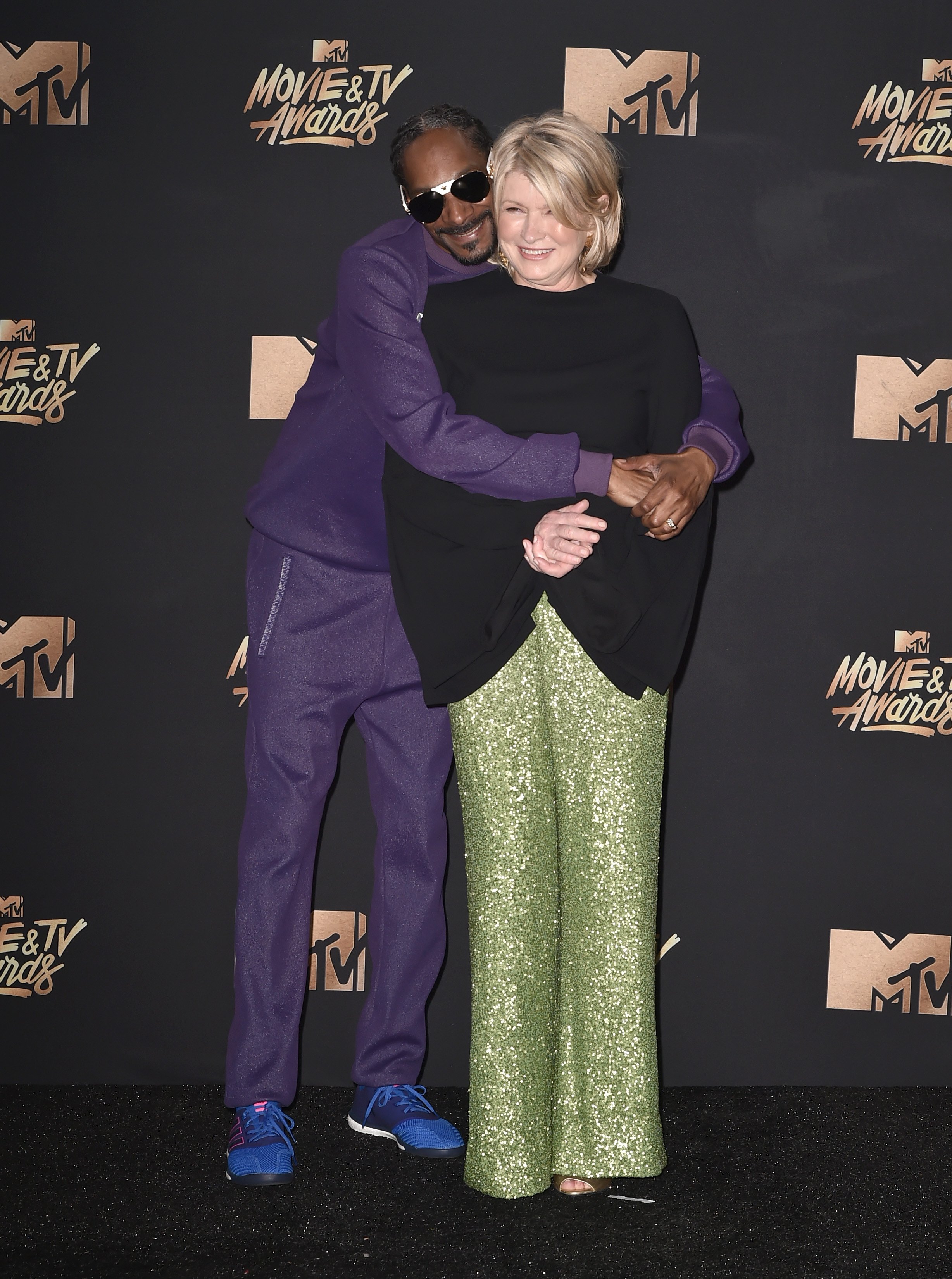 Snoop Dogg and Martha Stewart during the MTV Movie and TV Awards on May 7, 2017, in Los Angeles, California | Photo: David Crotty/Patrick McMullan/Getty Images