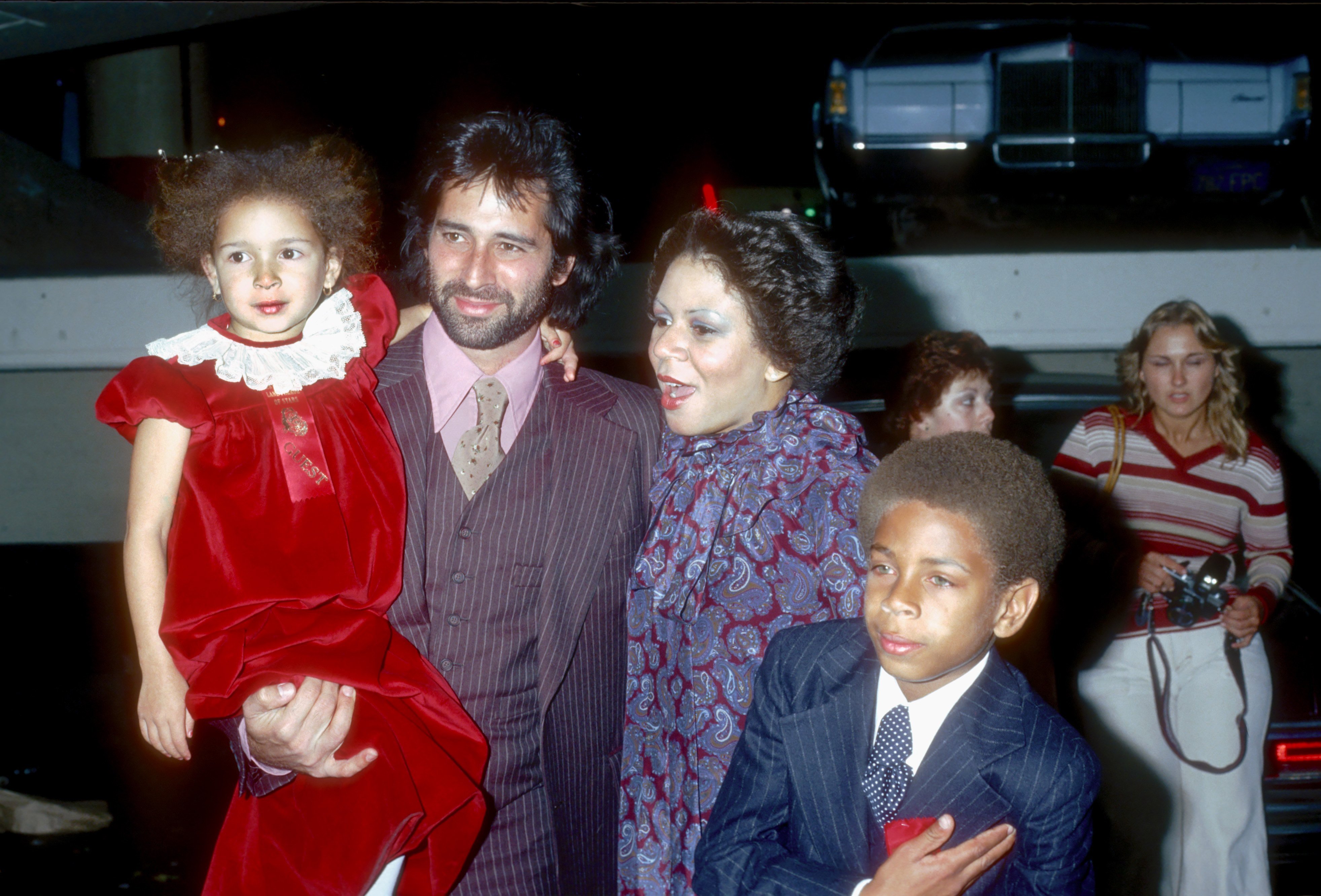 Maya Rudolph, Richard Rudolph, Minnie Riperton, and Marc Rudolph at the Hollywood Christmas Parade in December 1978 in Los Angeles | Source: Getty Images